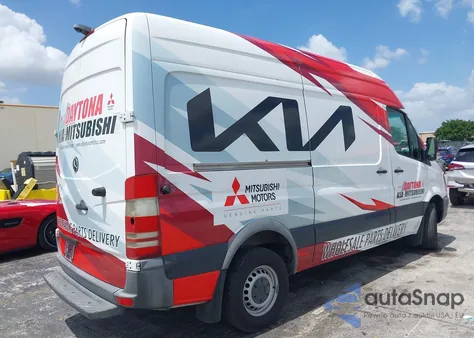 2015 Mercedes-Benz Sprinter 2500 Normal Roof из США, поврежденный, VIN WD3PE7DC1FP102088